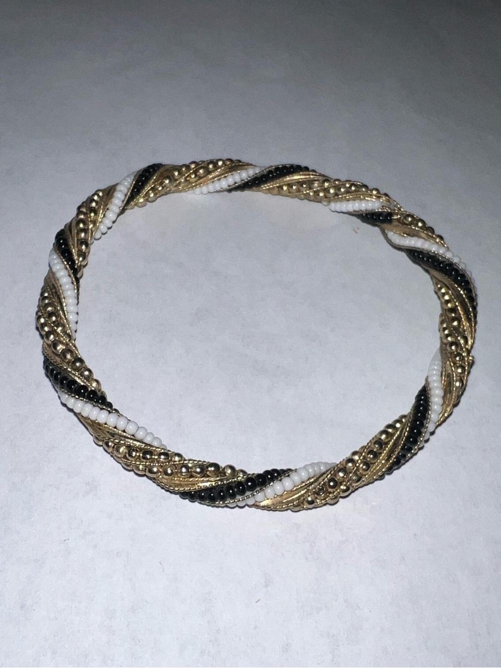 Women’s Elegant Twisted Bead Bangle Bracelet Gold Black White